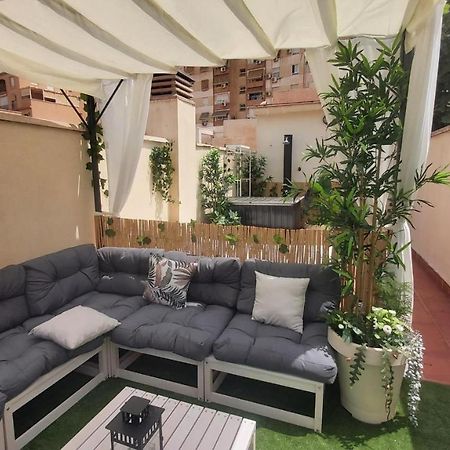 شقة مالقة  في Del Parque Flats Atico Capuchinos المظهر الخارجي الصورة
