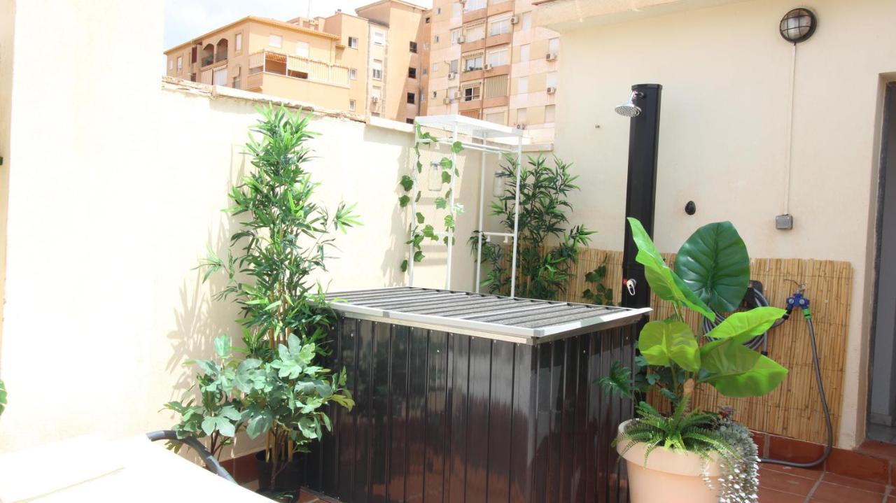 شقة مالقة  في Del Parque Flats Atico Capuchinos المظهر الخارجي الصورة