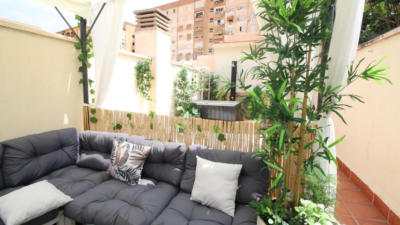 شقة مالقة  في Del Parque Flats Atico Capuchinos المظهر الخارجي الصورة